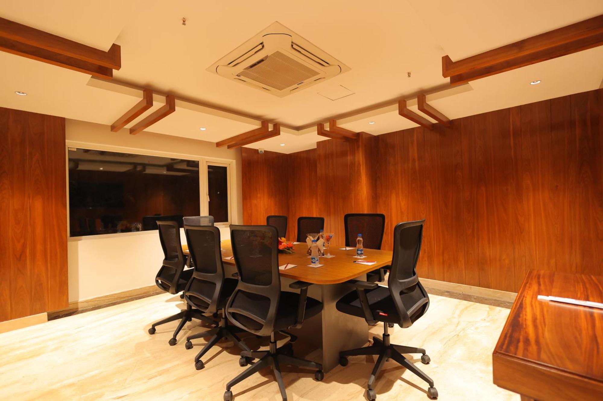 Icon Grand Hotel By Bhagini Bangalore Ngoại thất bức ảnh