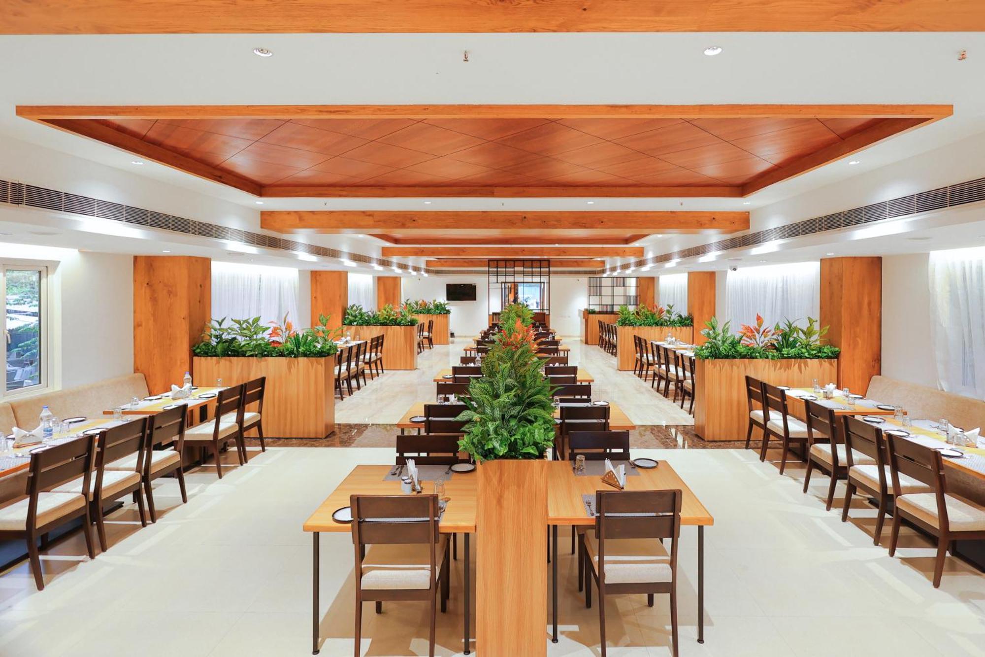 Icon Grand Hotel By Bhagini Bangalore Ngoại thất bức ảnh