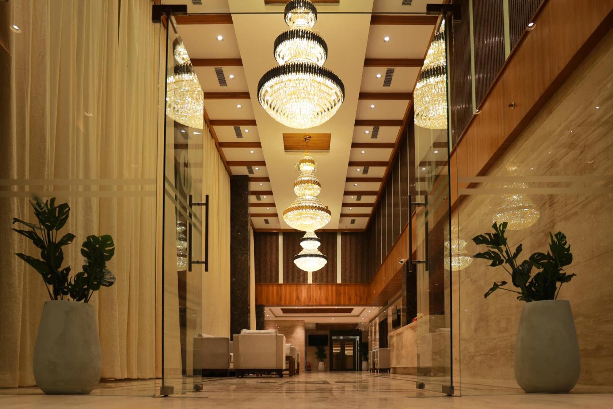 Icon Grand Hotel By Bhagini Bangalore Ngoại thất bức ảnh