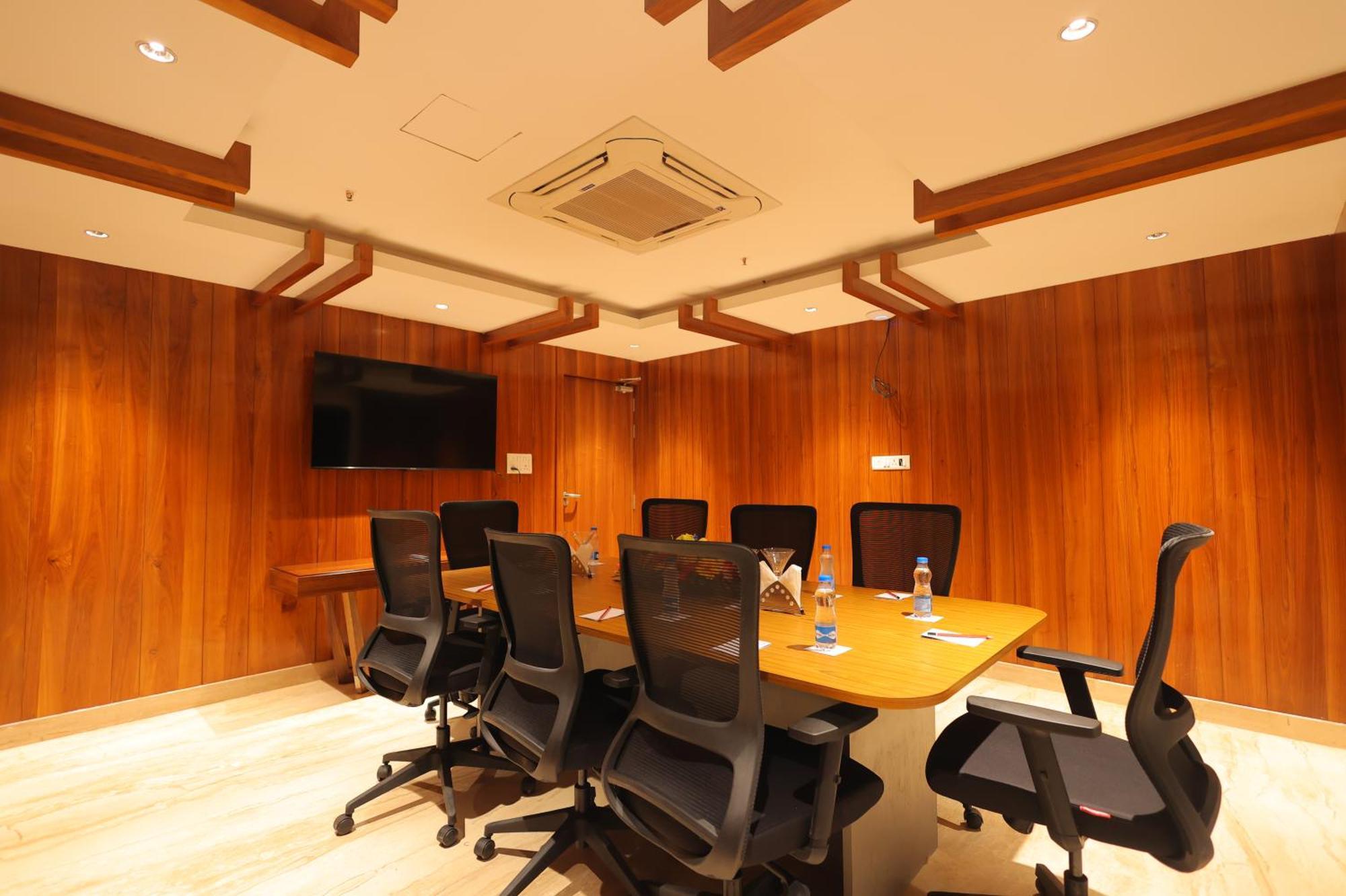 Icon Grand Hotel By Bhagini Bangalore Ngoại thất bức ảnh