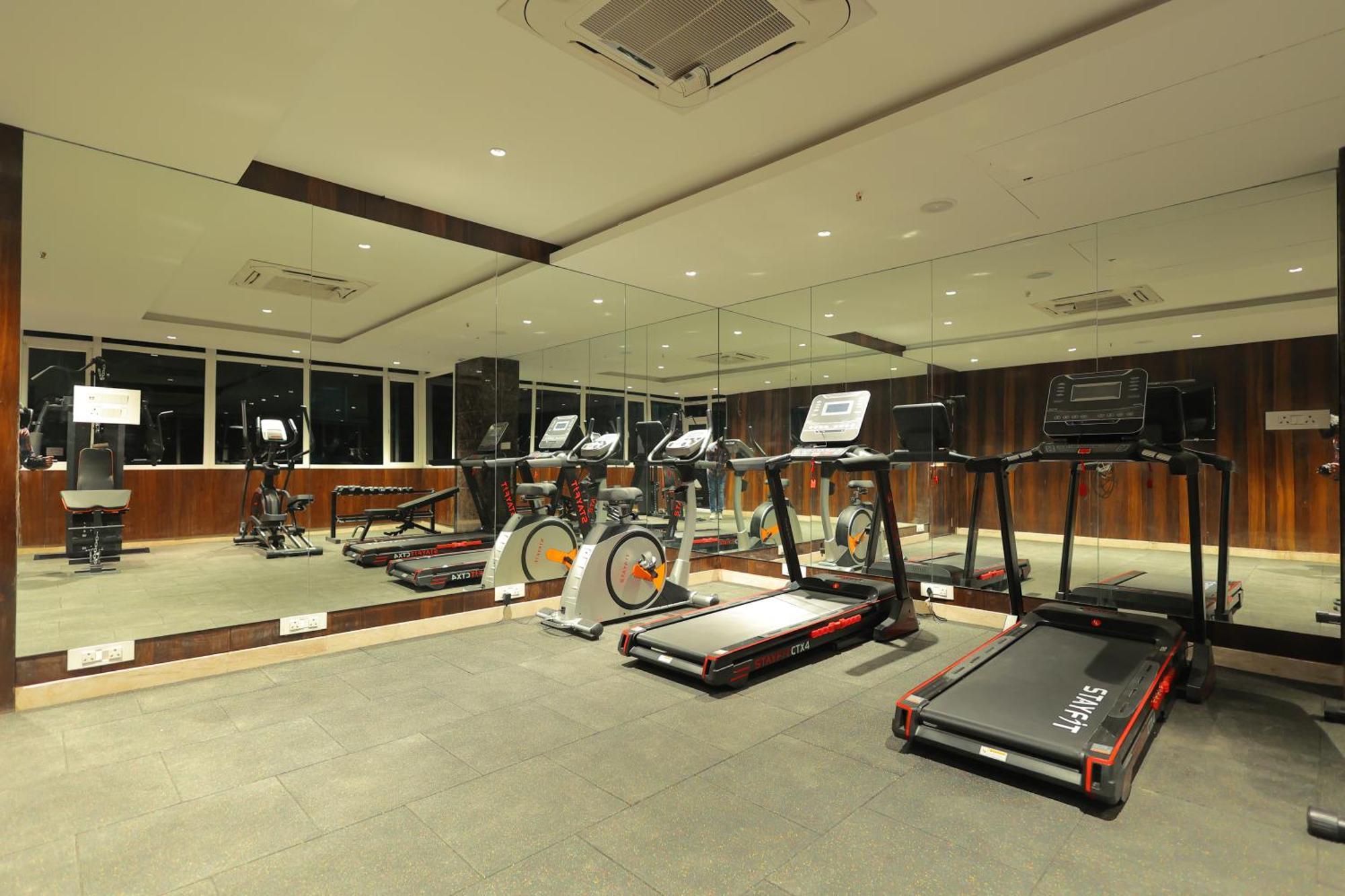 Icon Grand Hotel By Bhagini Bangalore Ngoại thất bức ảnh