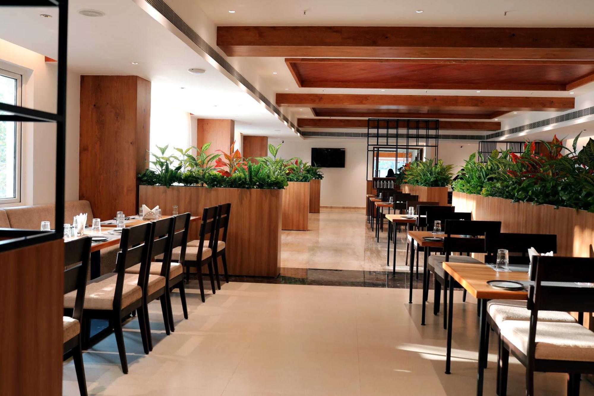 Icon Grand Hotel By Bhagini Bangalore Ngoại thất bức ảnh