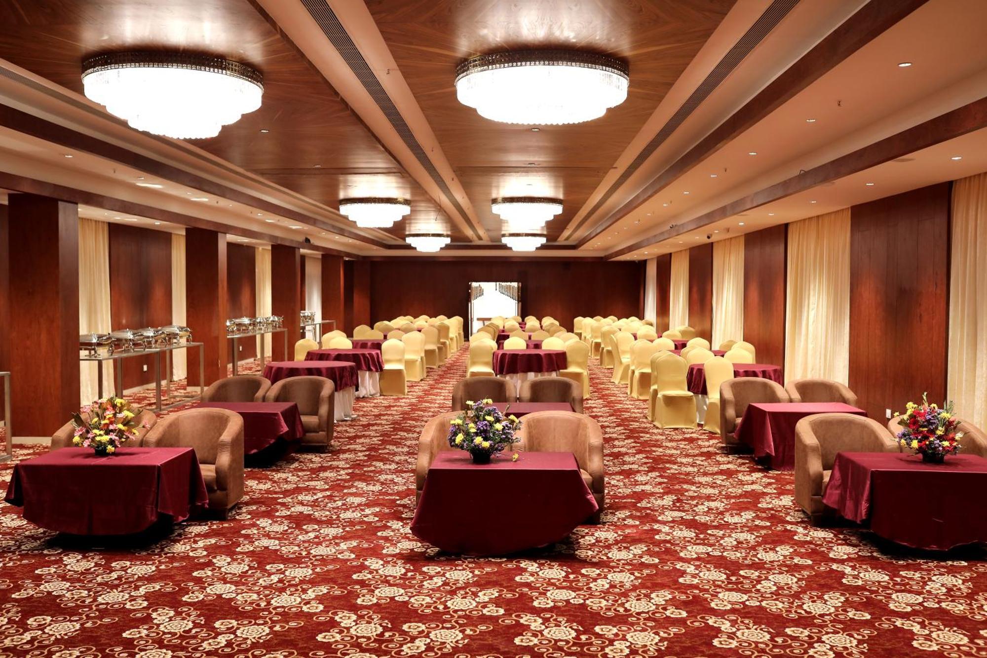 Icon Grand Hotel By Bhagini Bangalore Ngoại thất bức ảnh