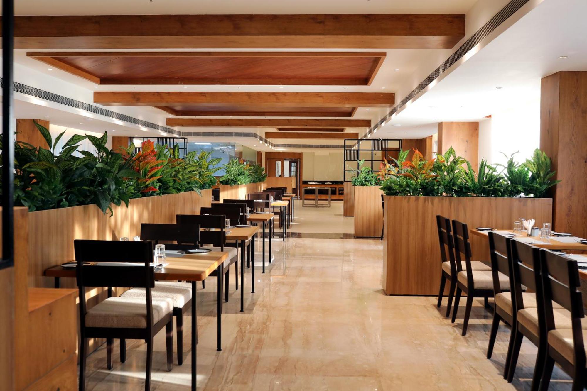 Icon Grand Hotel By Bhagini Bangalore Ngoại thất bức ảnh