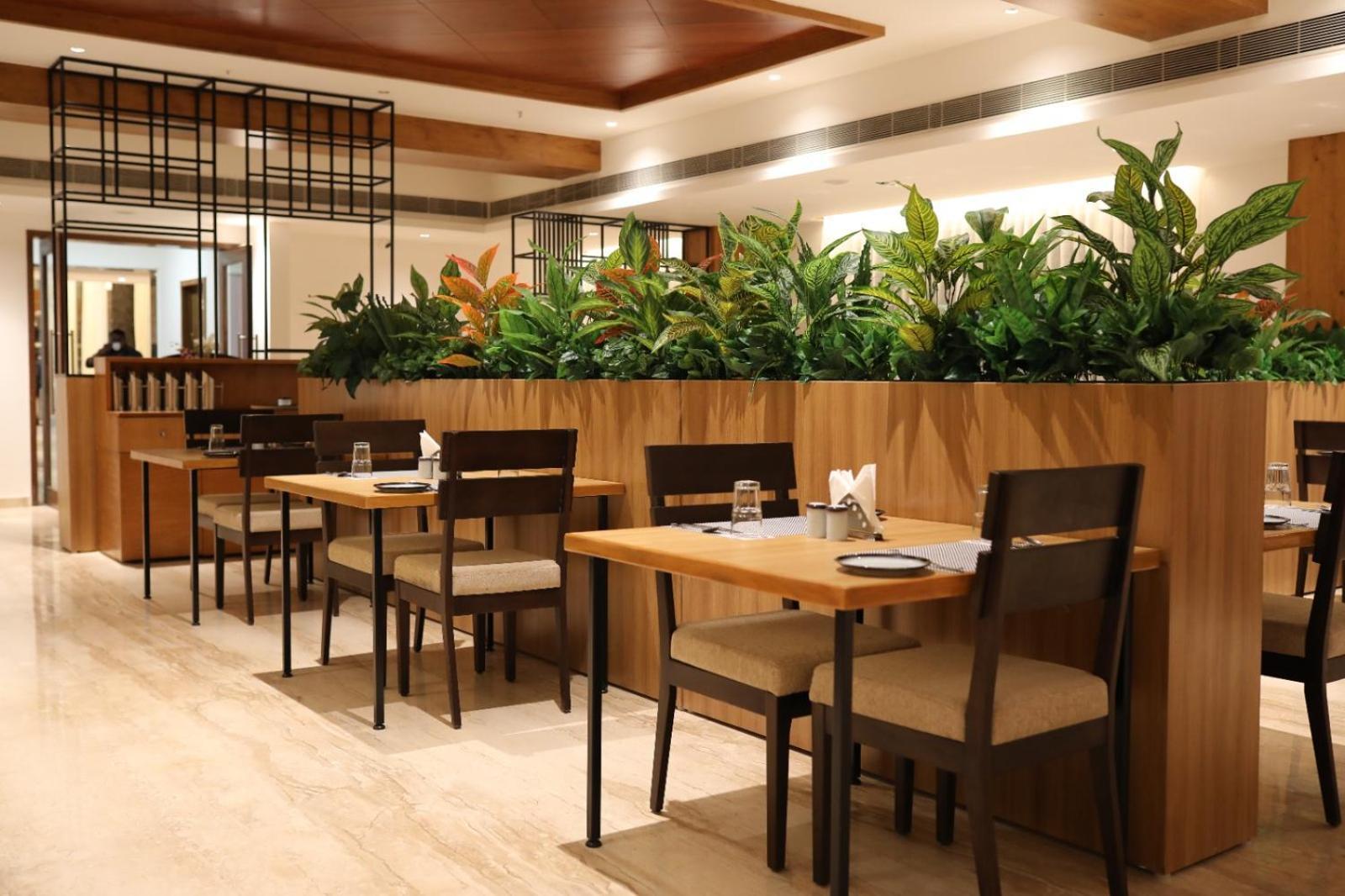 Icon Grand Hotel By Bhagini Bangalore Ngoại thất bức ảnh