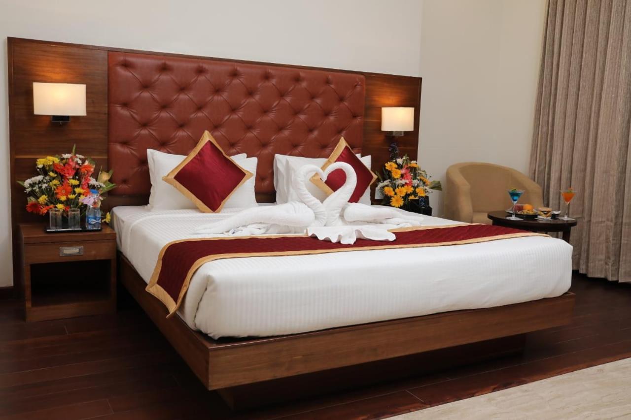 Icon Grand Hotel By Bhagini Bangalore Ngoại thất bức ảnh