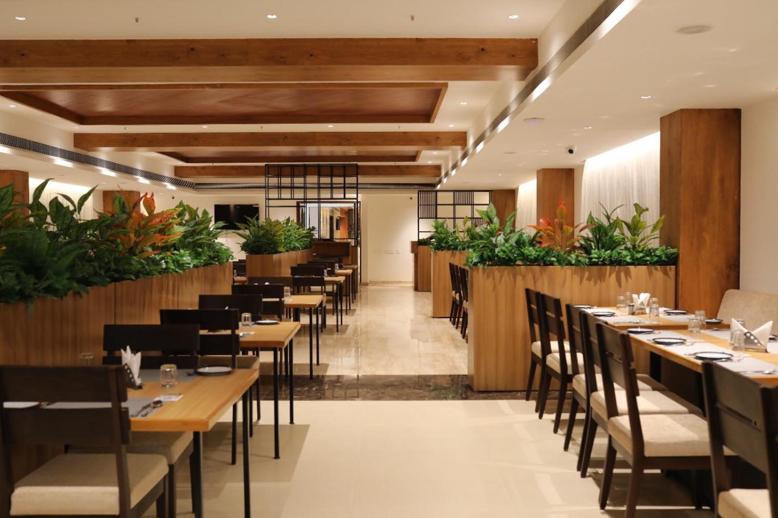Icon Grand Hotel By Bhagini Bangalore Ngoại thất bức ảnh